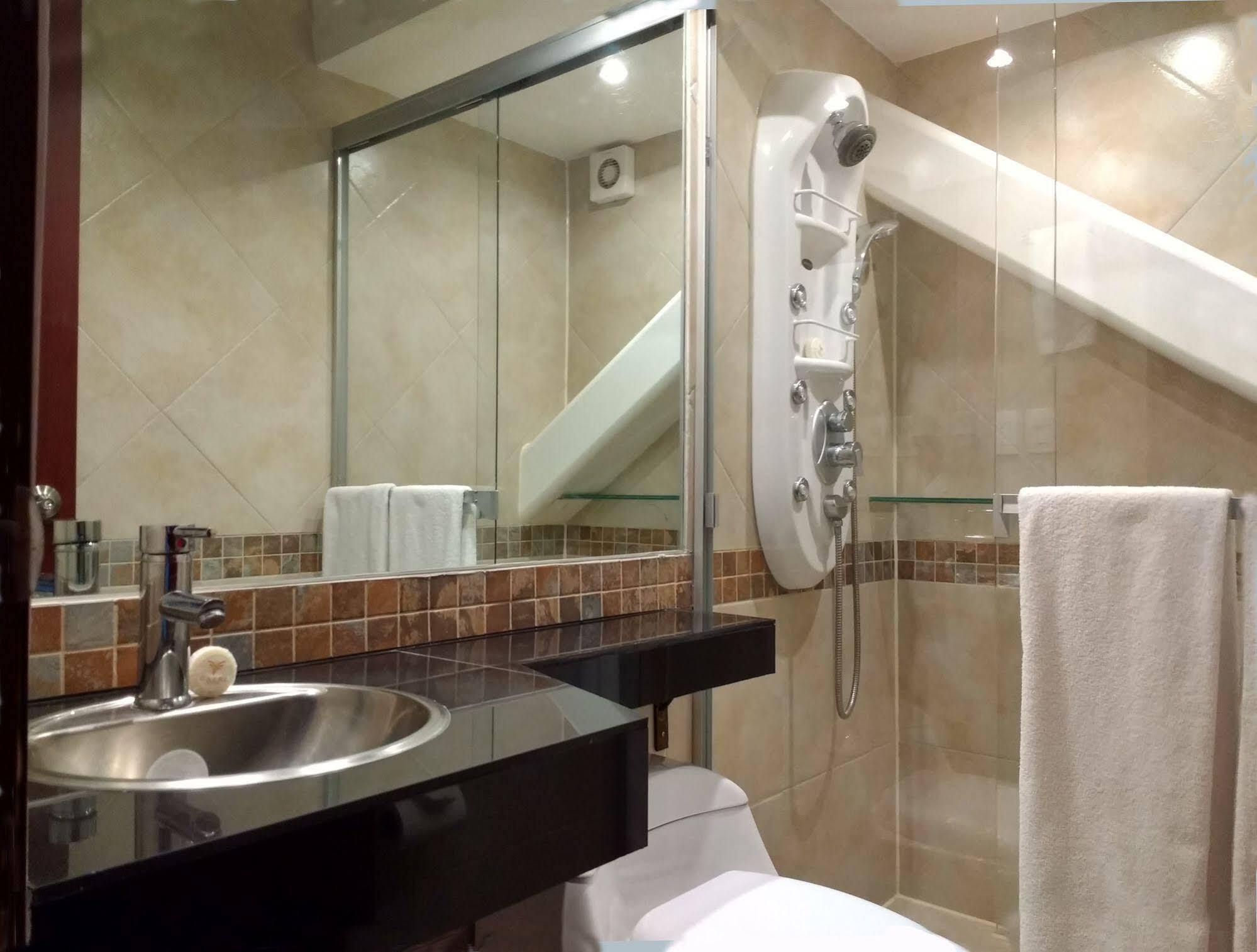 Suites Capri Reforma Ángel 380 Cidade do México Exterior foto